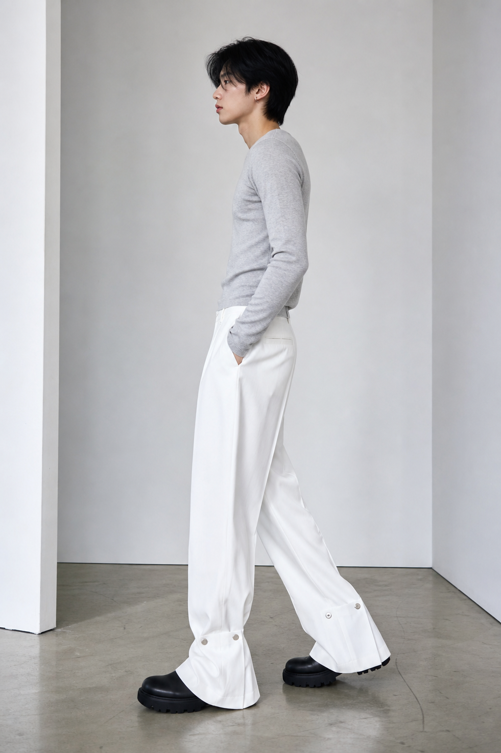 Straight Cut Loose Trousers showcase 4