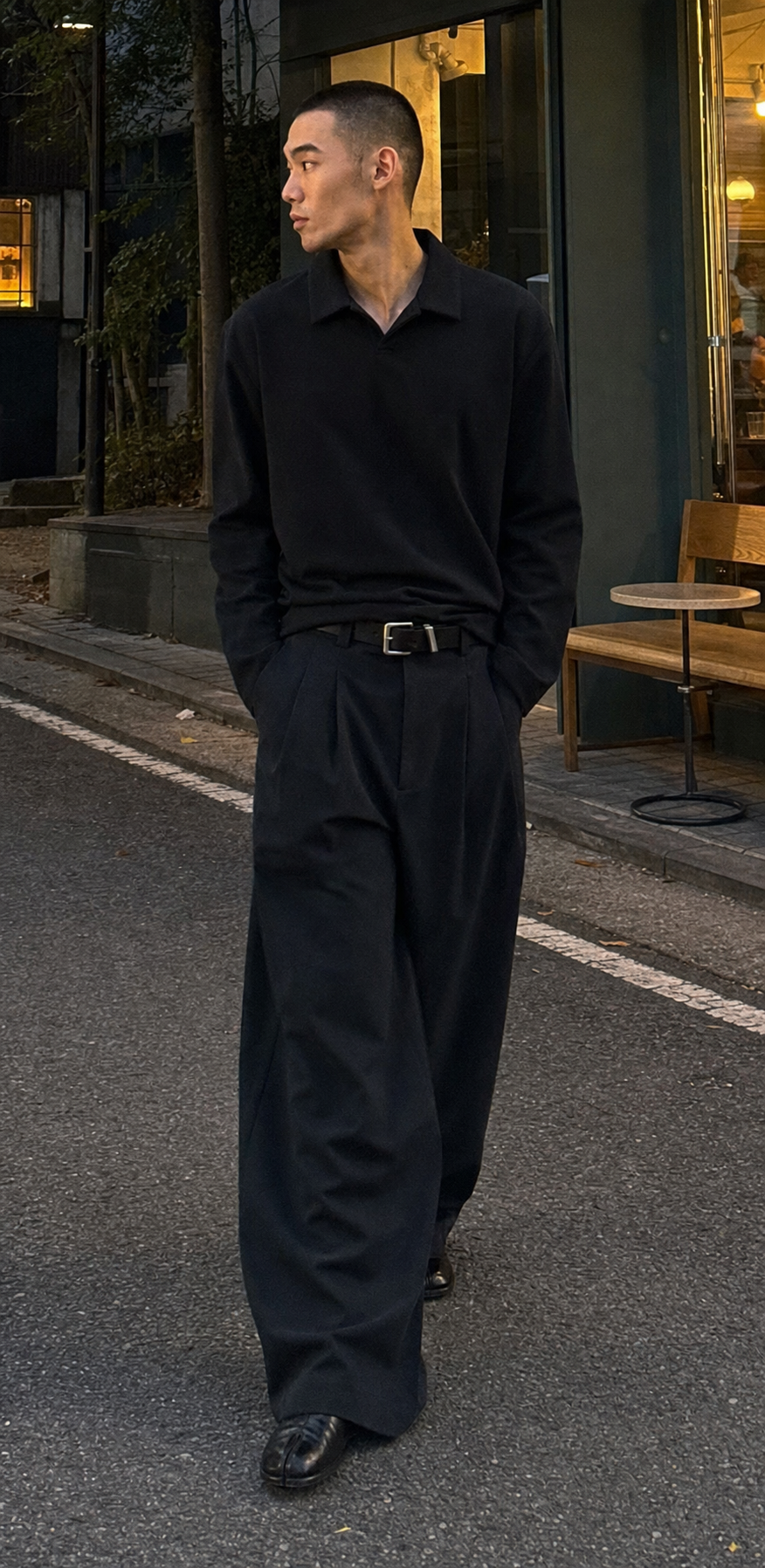 Double-Pleated Wide-Leg Pants showcase 5