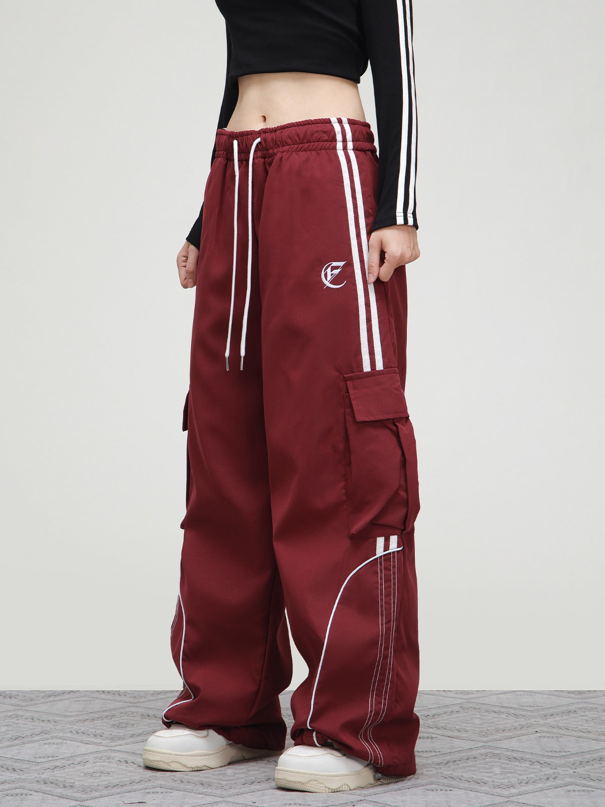 Retro American-Inspired Relaxed Sweatpants - chiclara