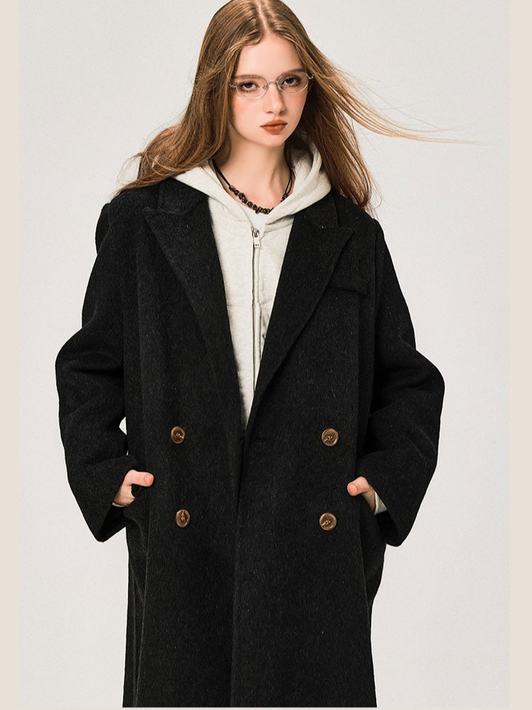 Manteau de laine d'épaule régulière de longueur