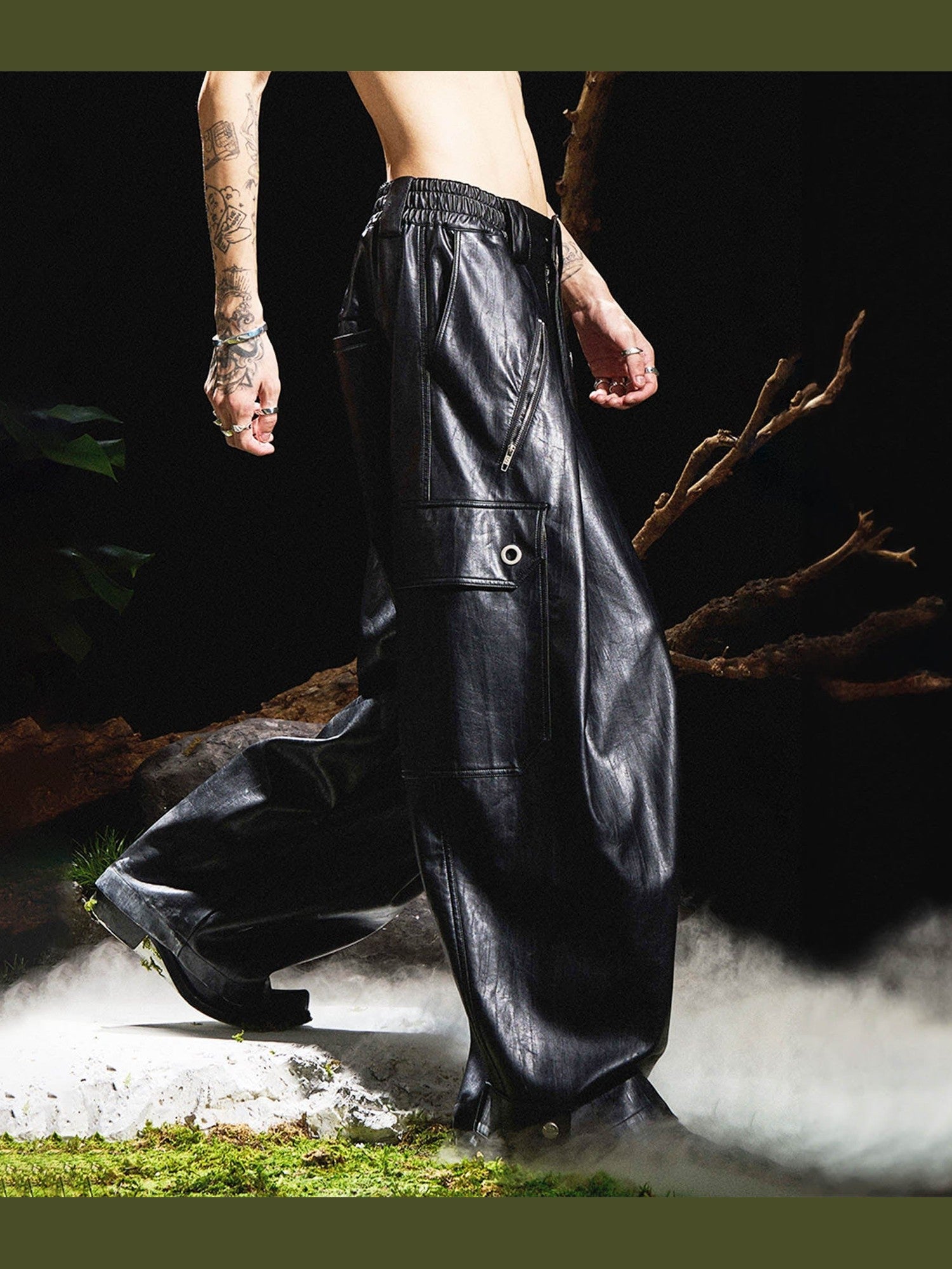 Pantalon en cuir gothique