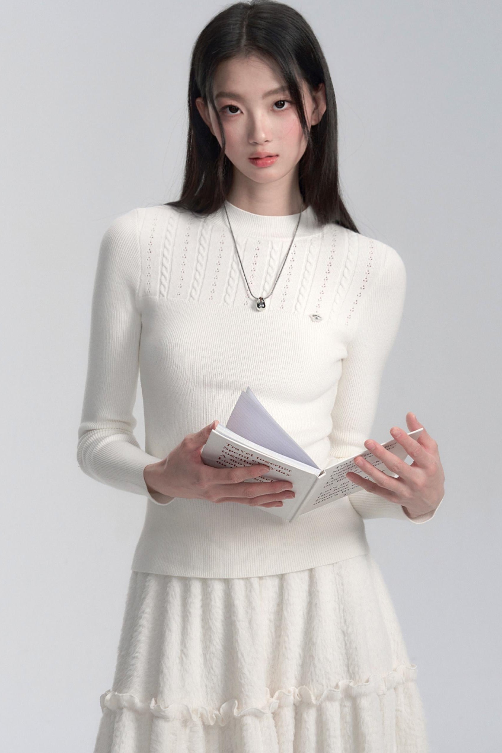 Essential Slim White Knit Sweatshirt