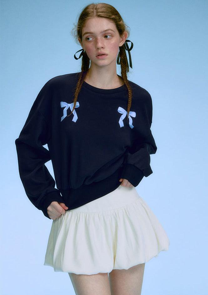 Contrasting Bow-Tie Sweatshirt