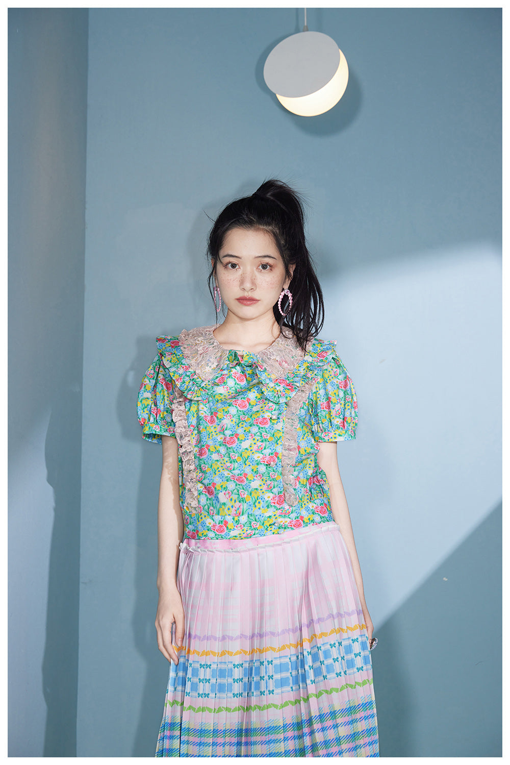 Floral Lace Collar Puff Sleeve Top