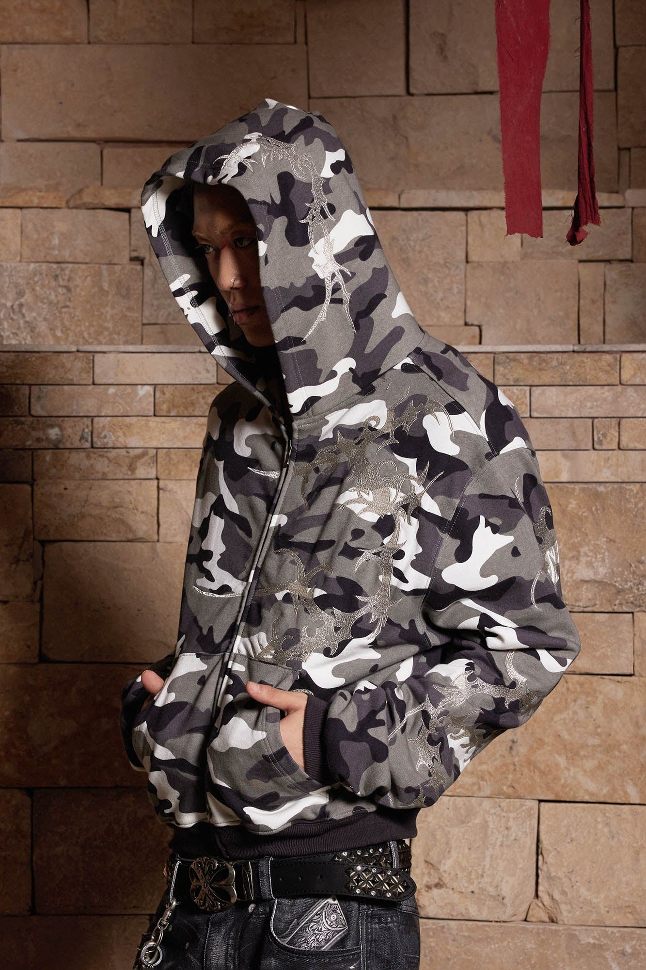 Sudadera con sudadera con cremallera de camuflaje de nieve