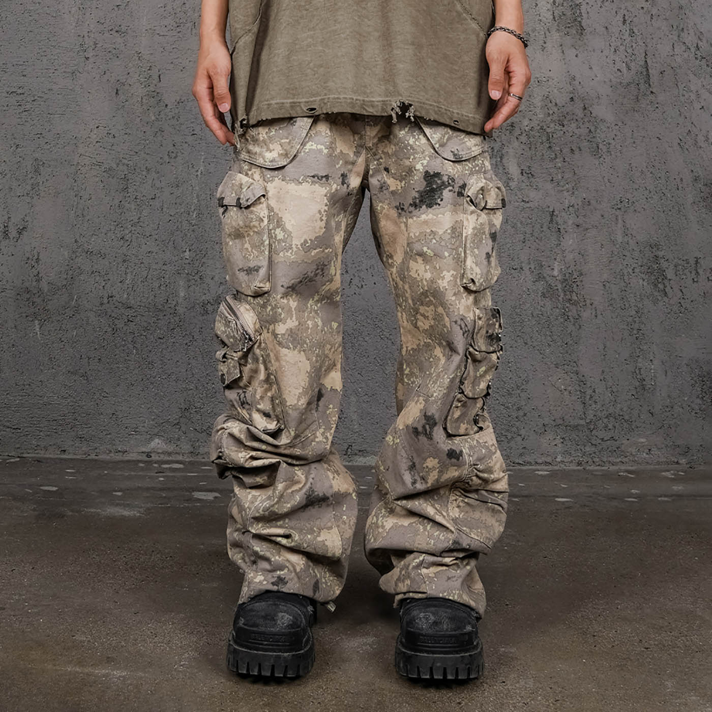 Pantalon cargo empilé camouflage