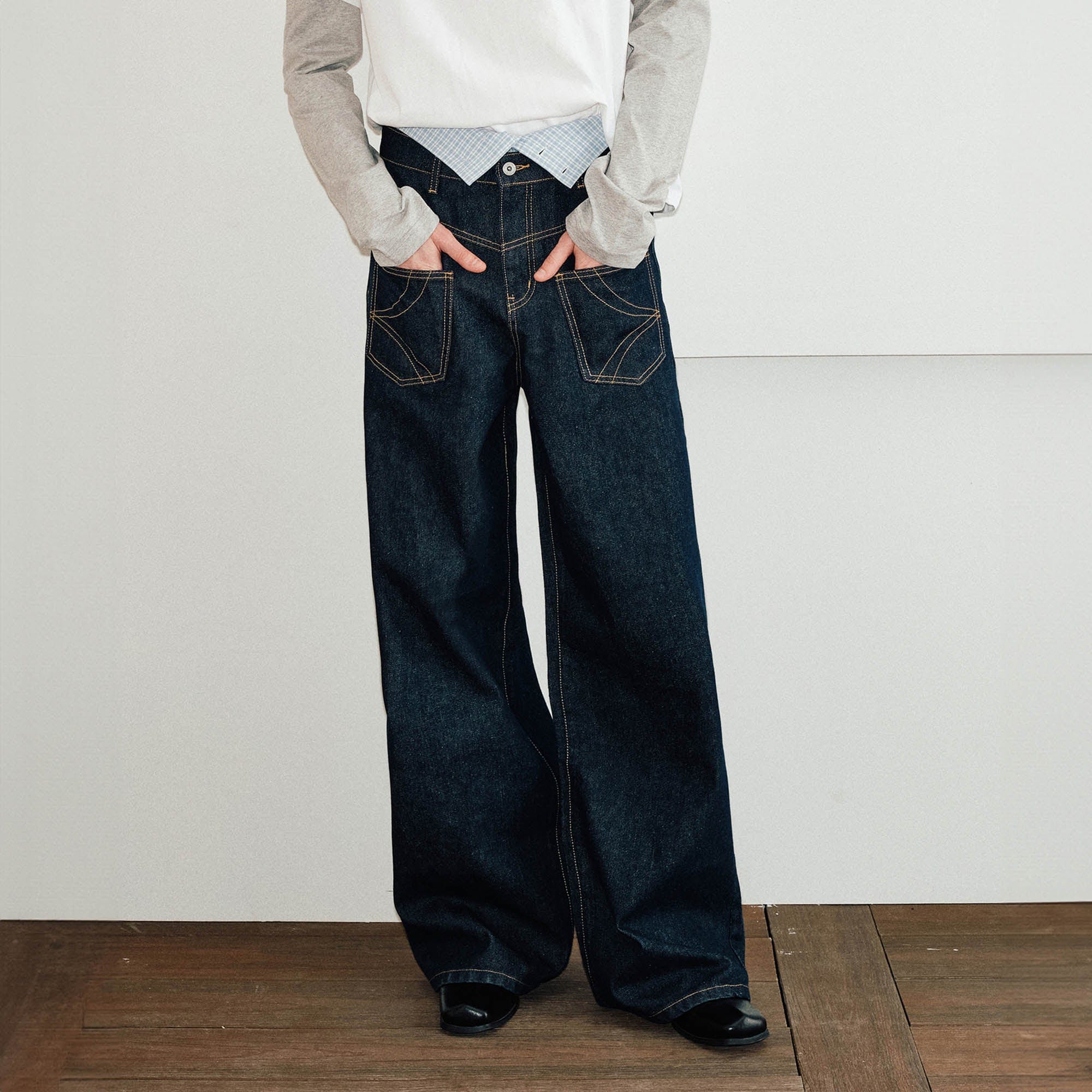 Reversed Wide Leg Carpenter Jeans