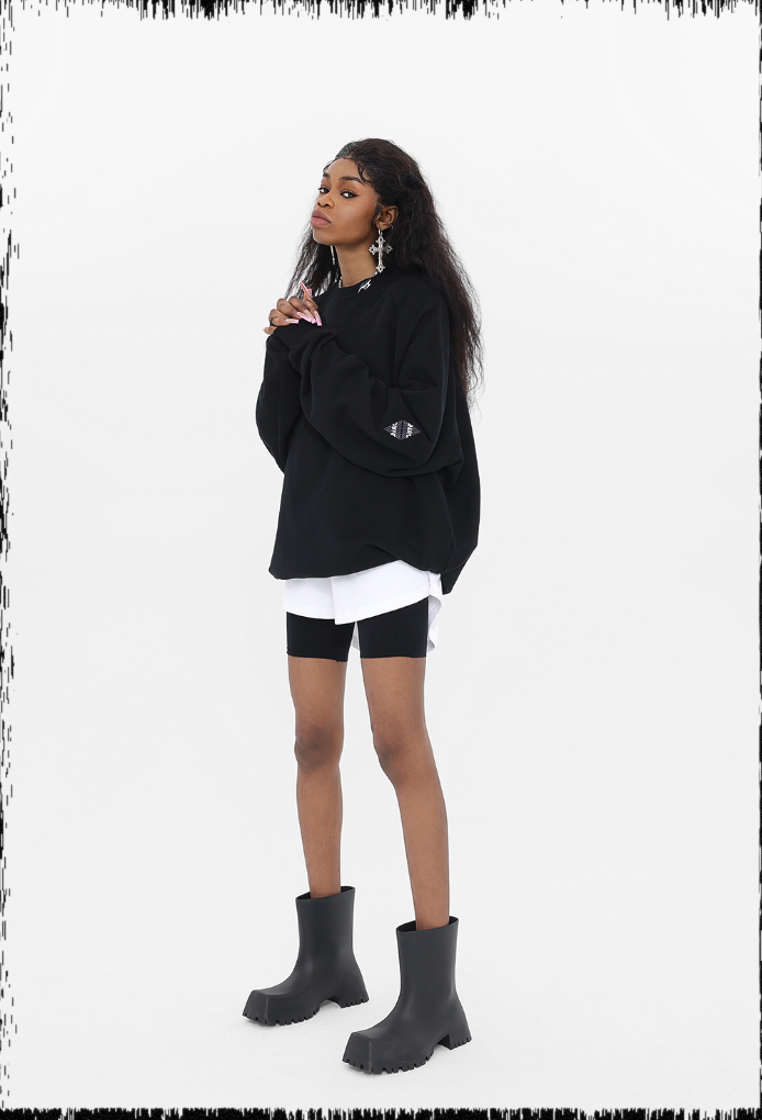 Heavyweight Sweater with Basic Embroidered Logo - chiclara