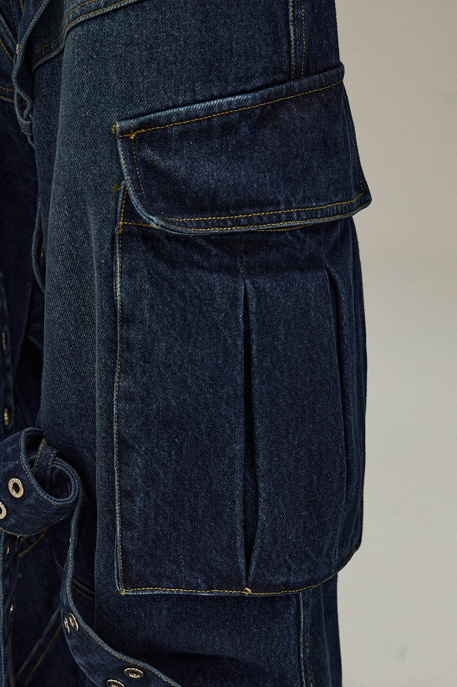 Grommet-Strap Cargo Jeans