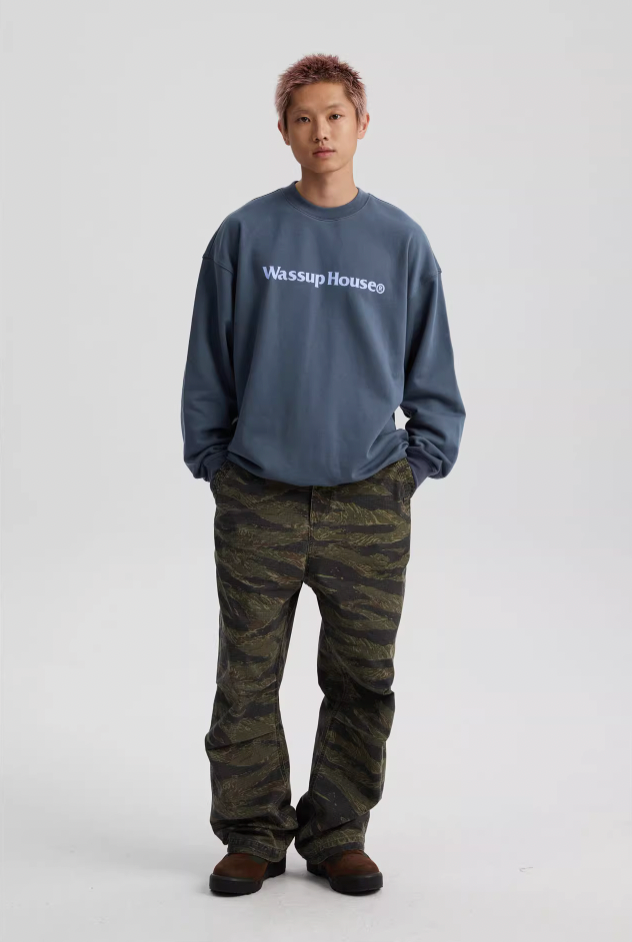 Essential Basic Printing Logo Sweatshirt