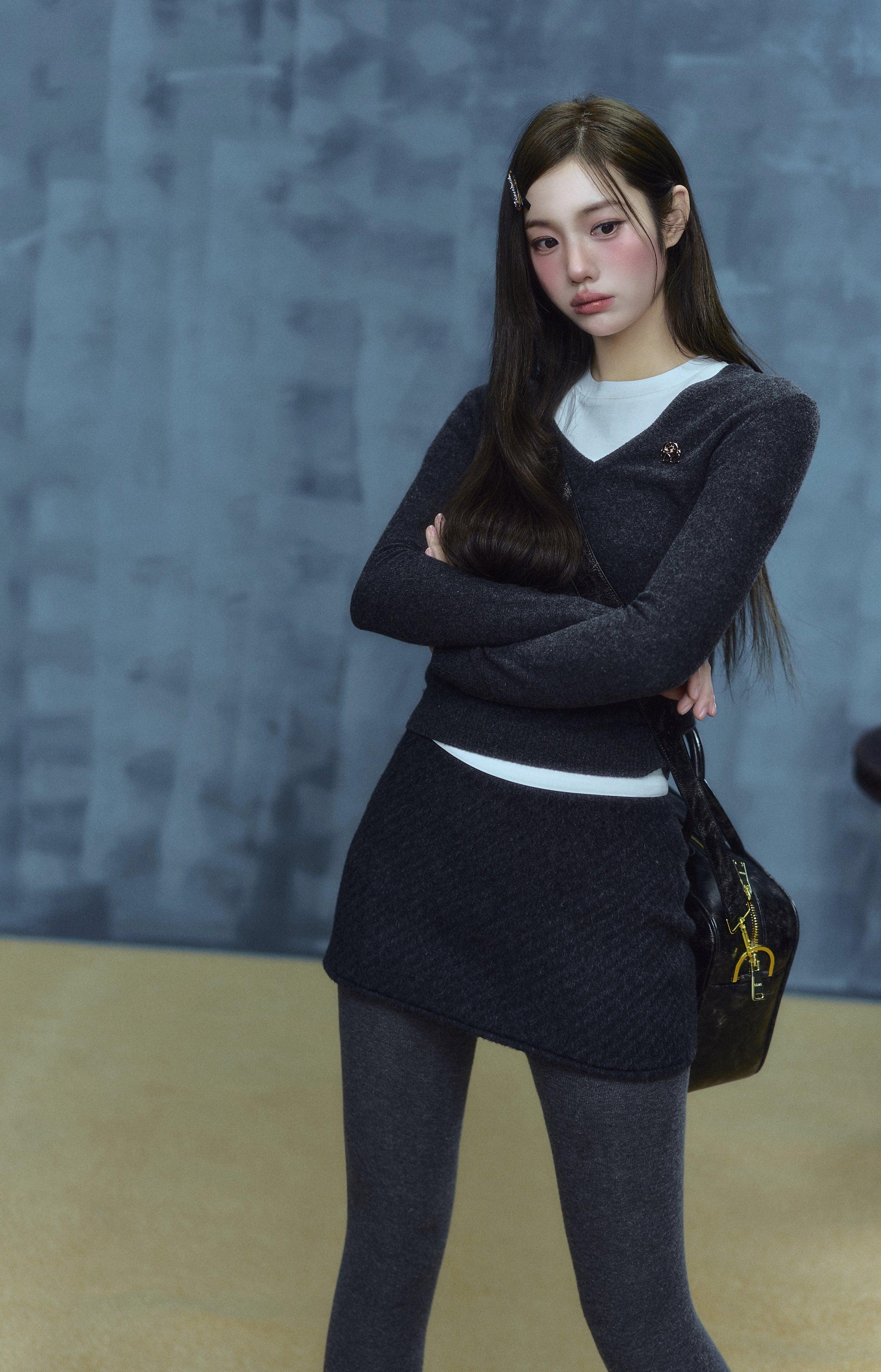 Cinched Waist V-Neck Knitwear Sweater