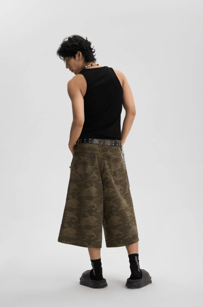 Camo Print Baggy Shorts for Work - chiclara