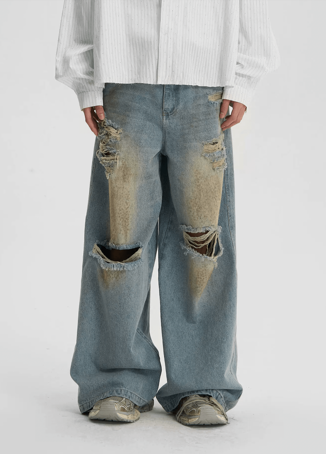 Distressed and Ripped Baggy Jeans with Washed Effect - chiclara