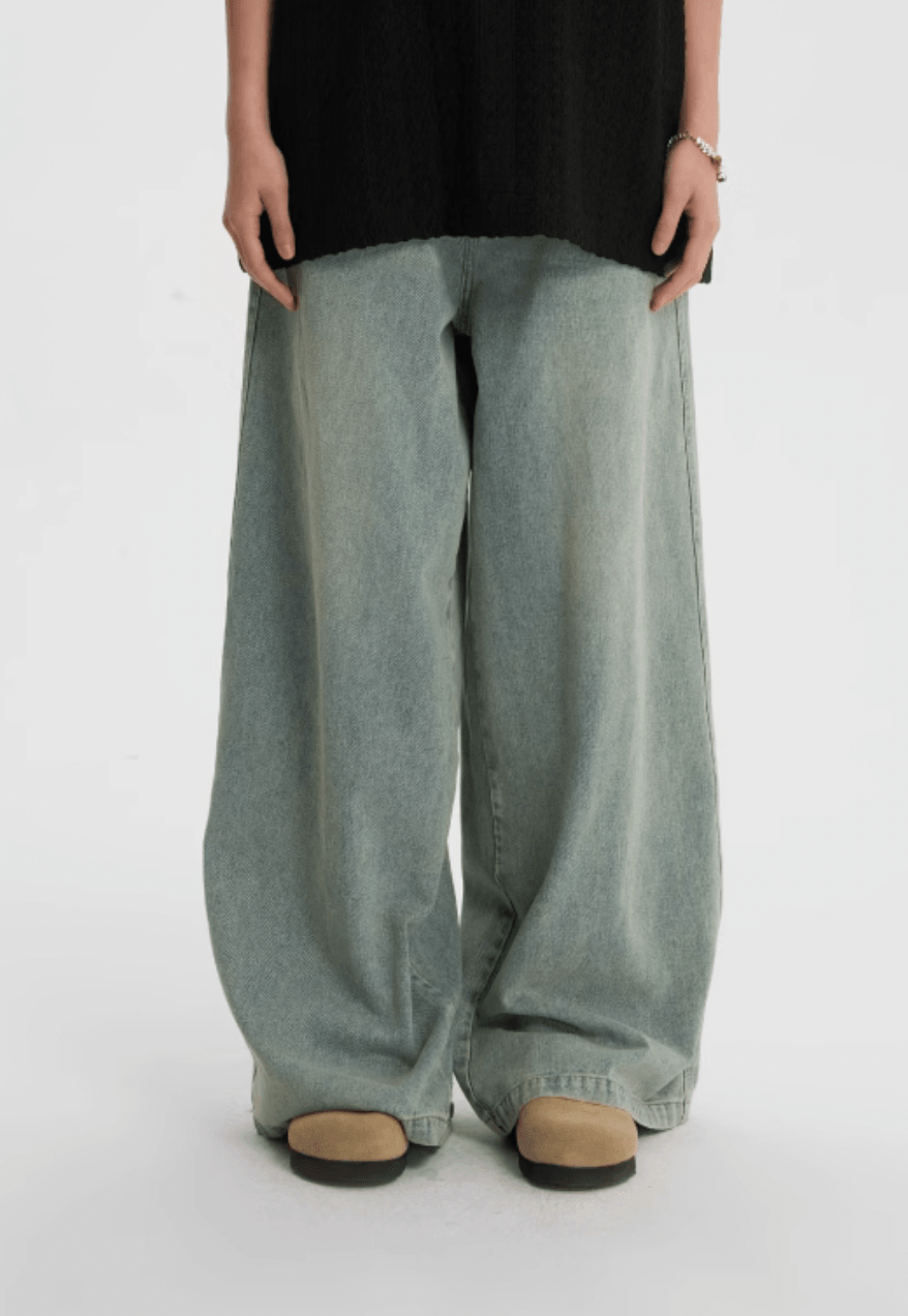 Light Wash Baggy Jeans with Beaded Pockets - chiclara