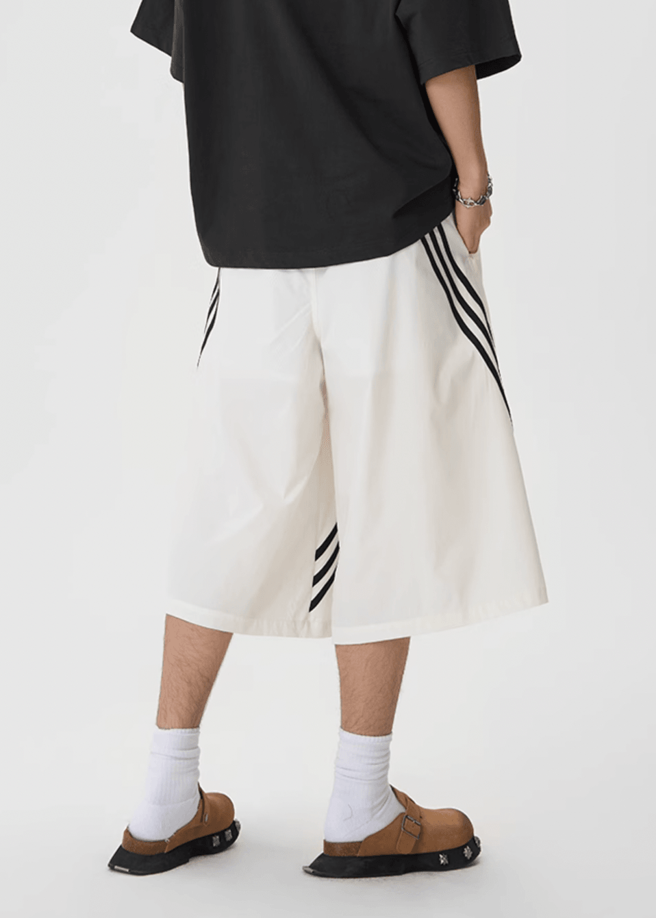 Sporty Baggy Shorts with Stripes - chiclara