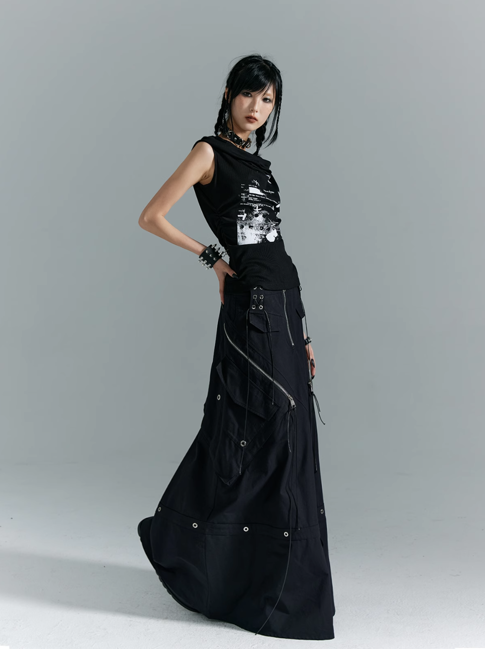 Frustration Garden Gothic Cargo Maxi Skirt - Black Floor-Length with Zipper Details and Multiple Pockets