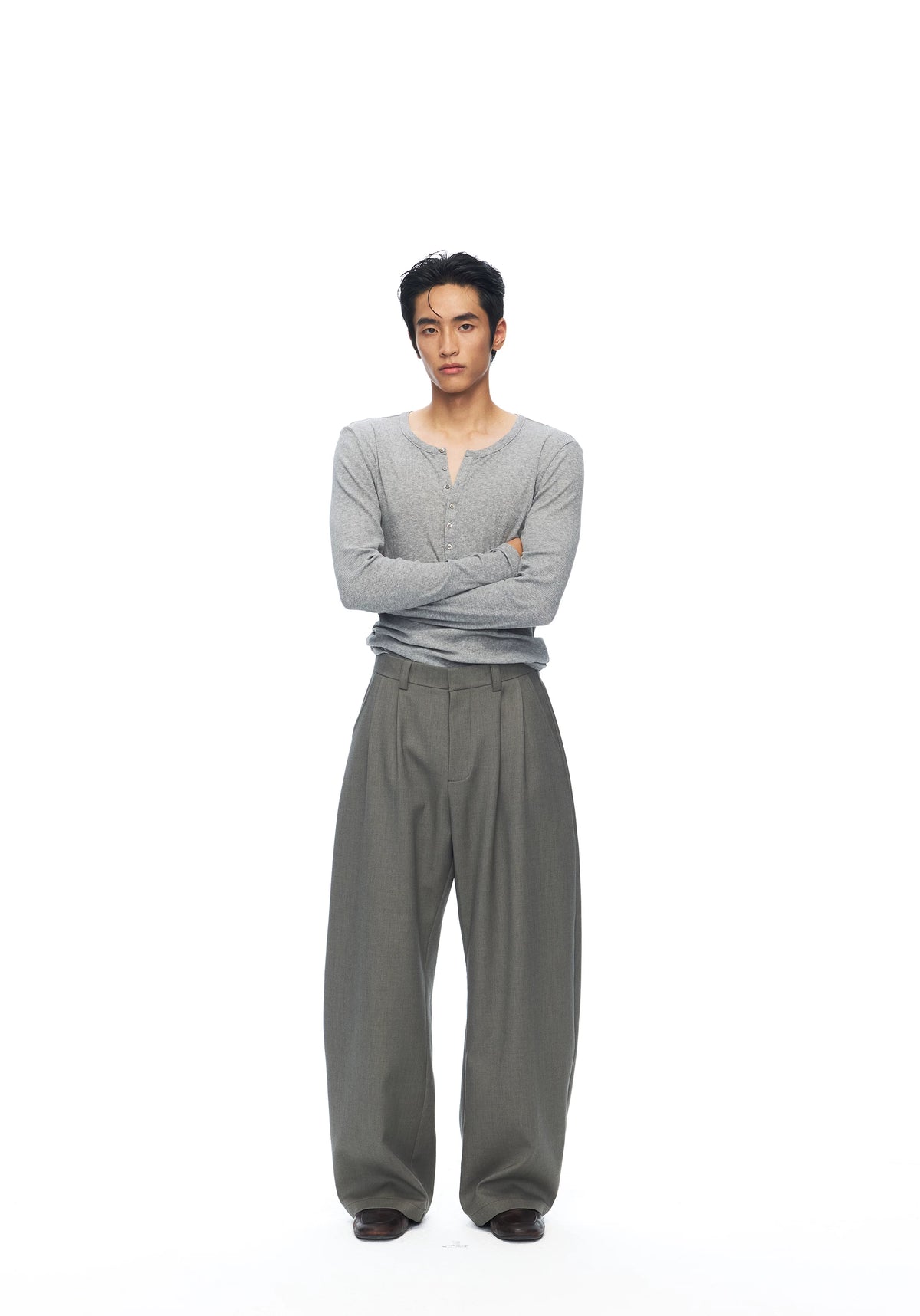 Green Double-Pleat Curved-Leg Trousers product view 2