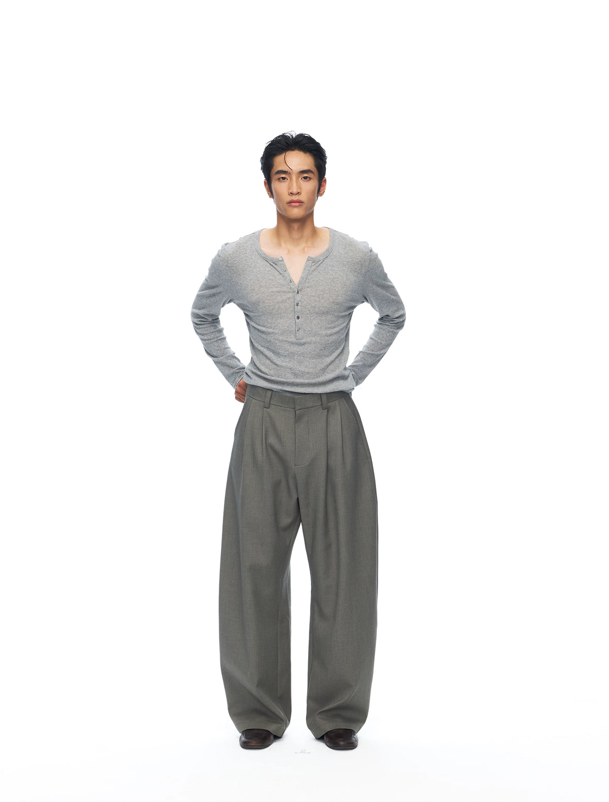 Green Double-Pleat Curved-Leg Trousers product view 4