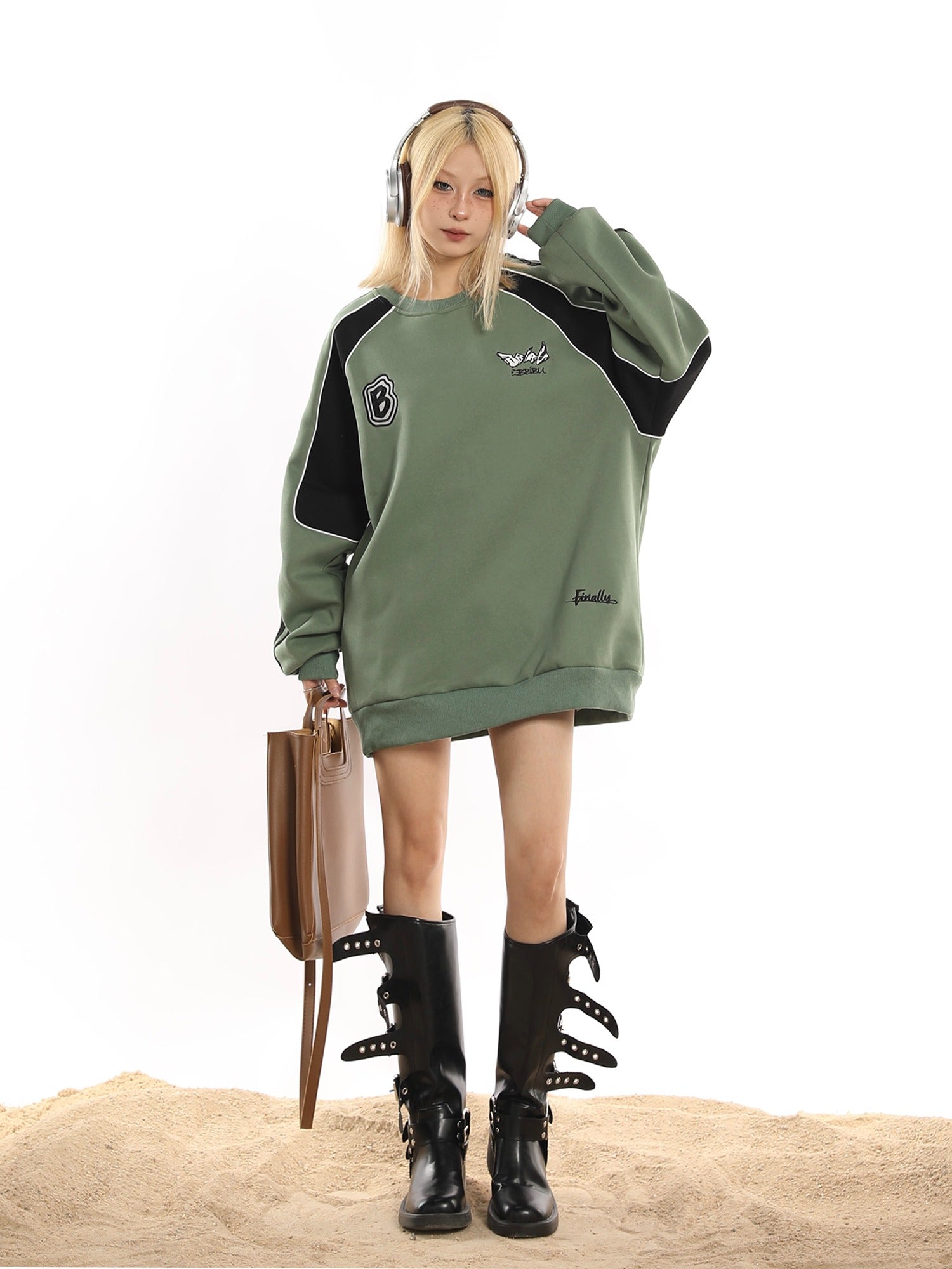 Athletic Three-Bar Oversized Sweatshirt