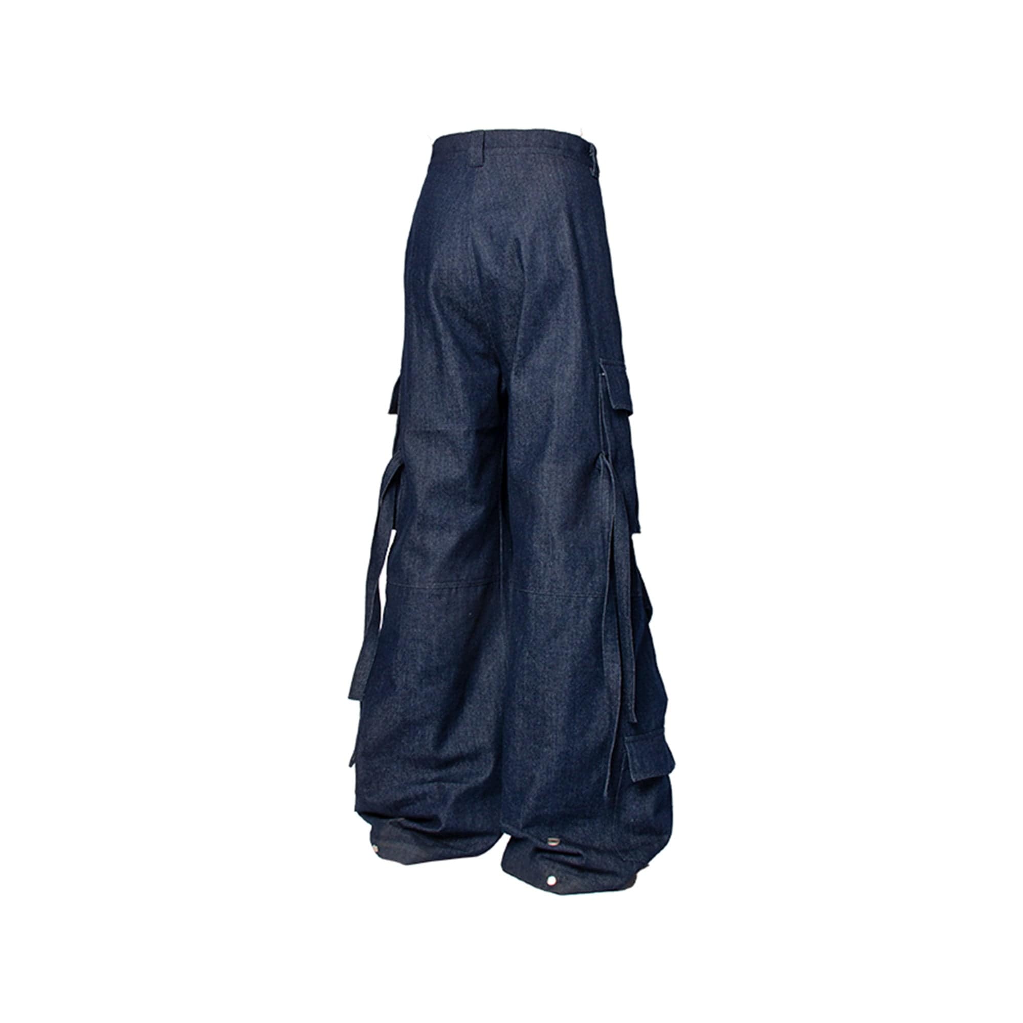 Straped Big Pockets Wide Leg Cargo Jeans