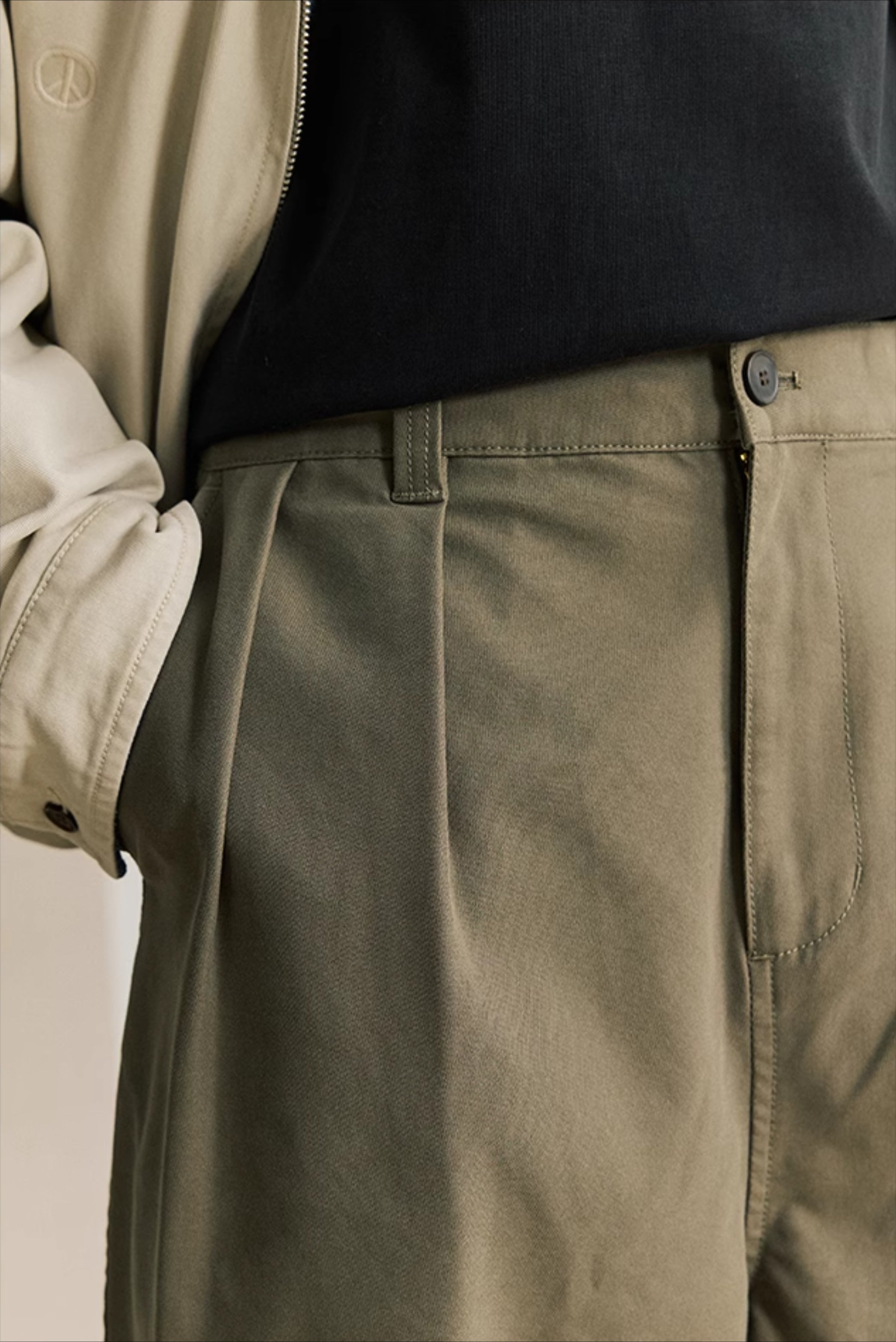 Pleated Chino Pants  with Relaxed Fit