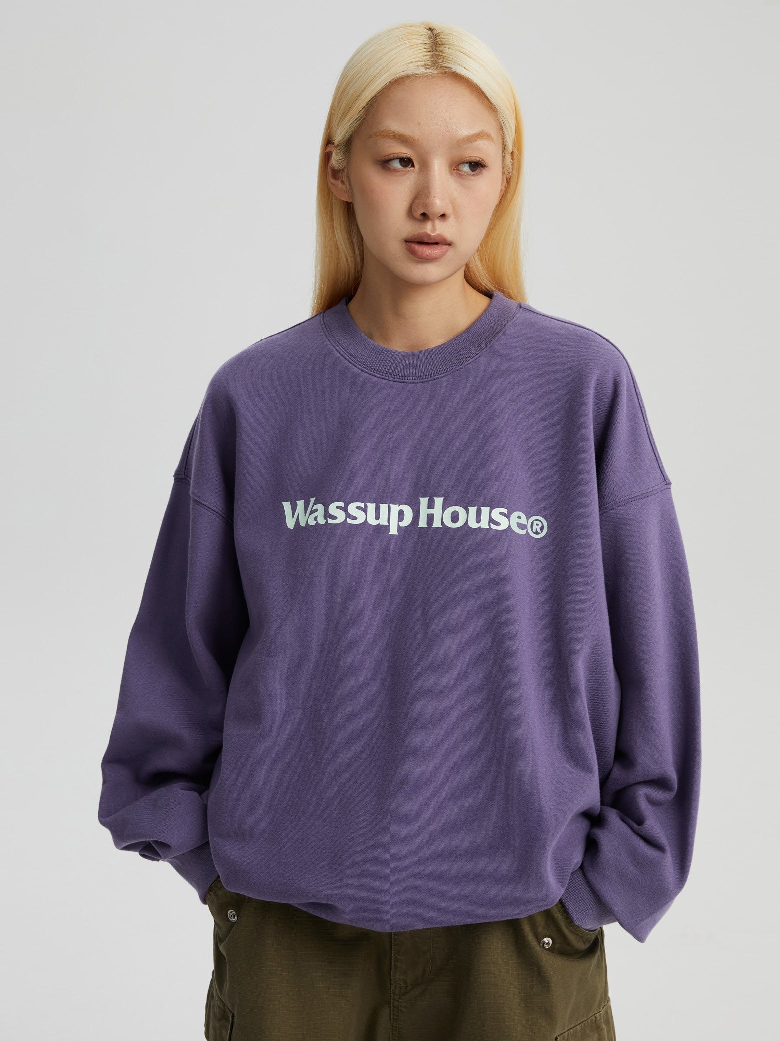 Essential Basic Printing Logo Sweatshirt