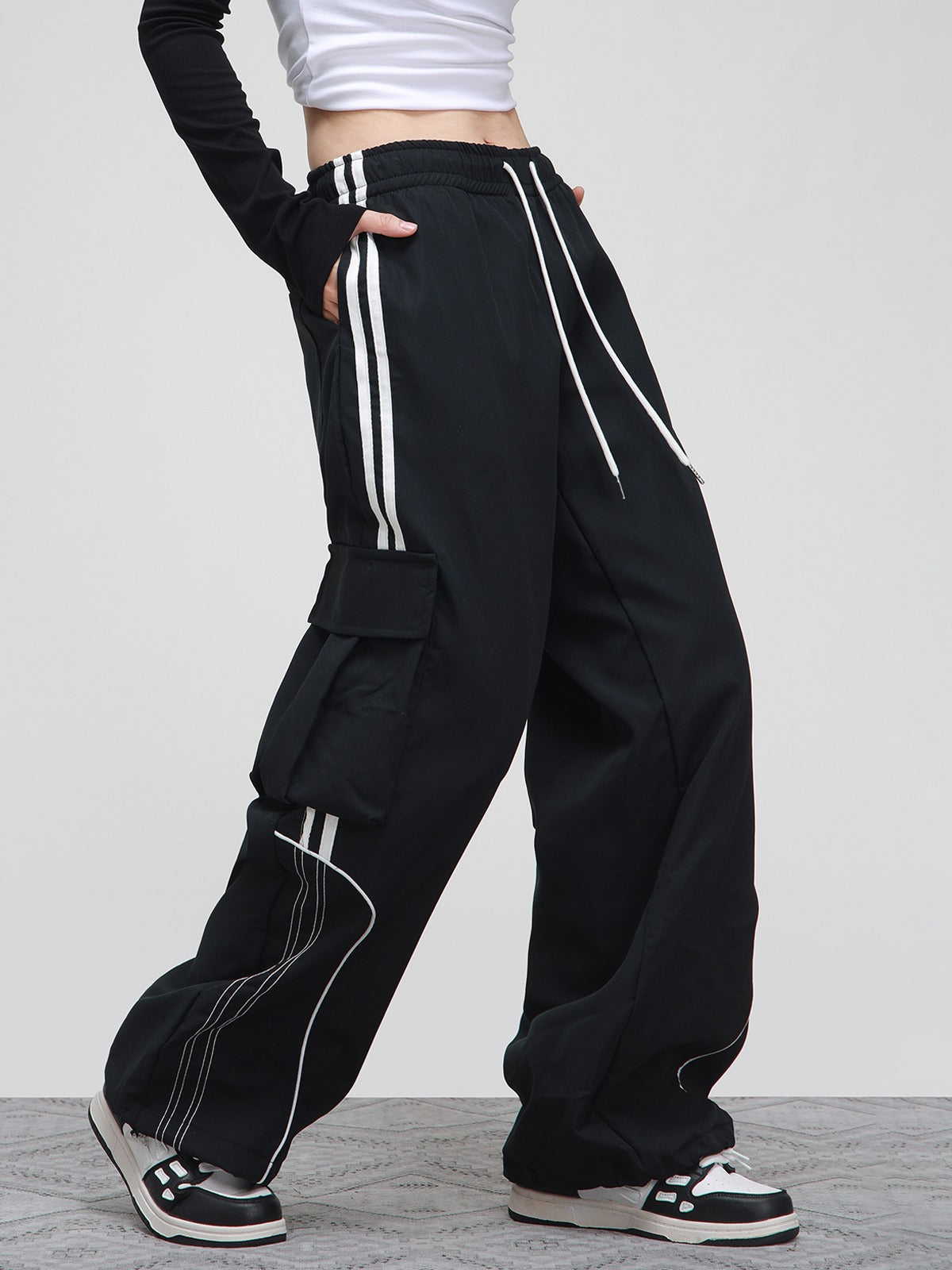 Retro American-Inspired Relaxed Sweatpants - chiclara