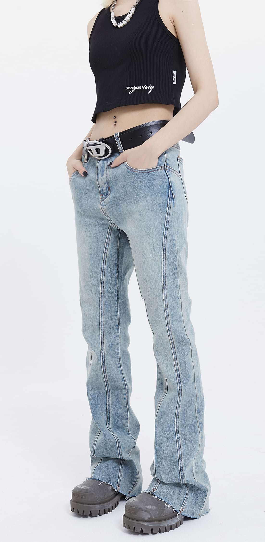 Wavy Seam Light Wash Jeans