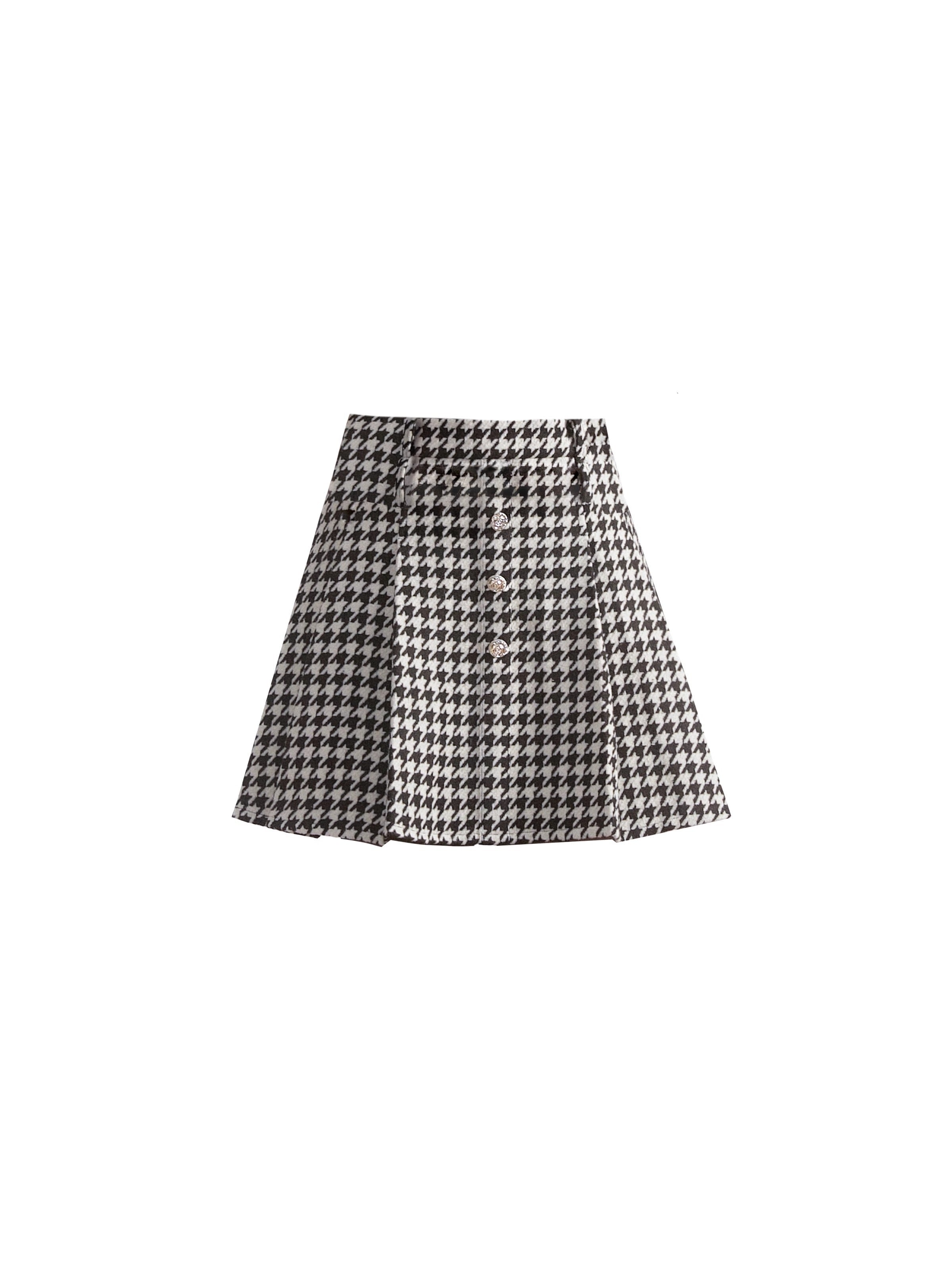 Elegant Contrast: Graphic Crop Top and Houndstooth Skirt Set