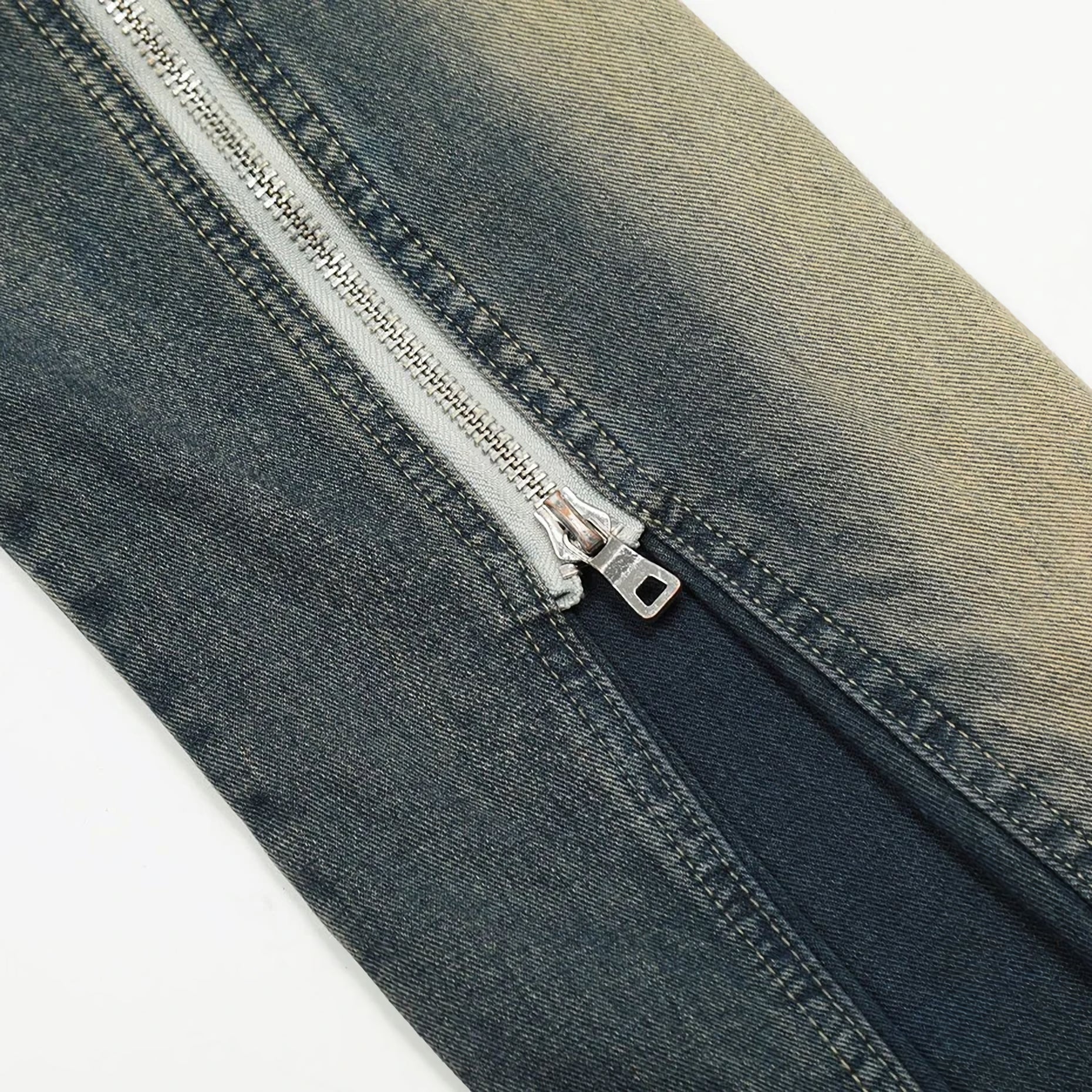 Two-Tone Zipper Accent Jeans