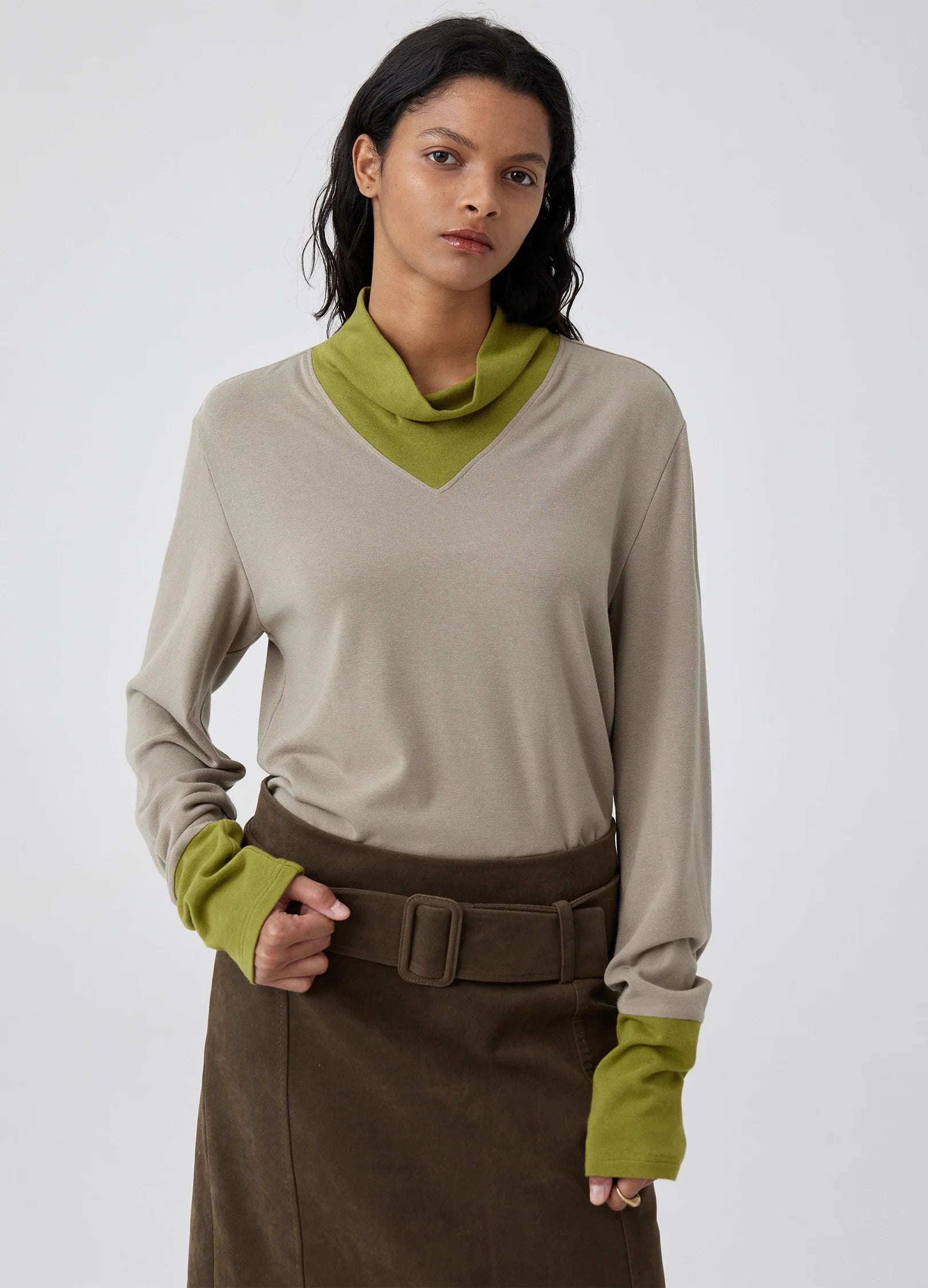 V-neck Turtleneck Layer Sweatshirt