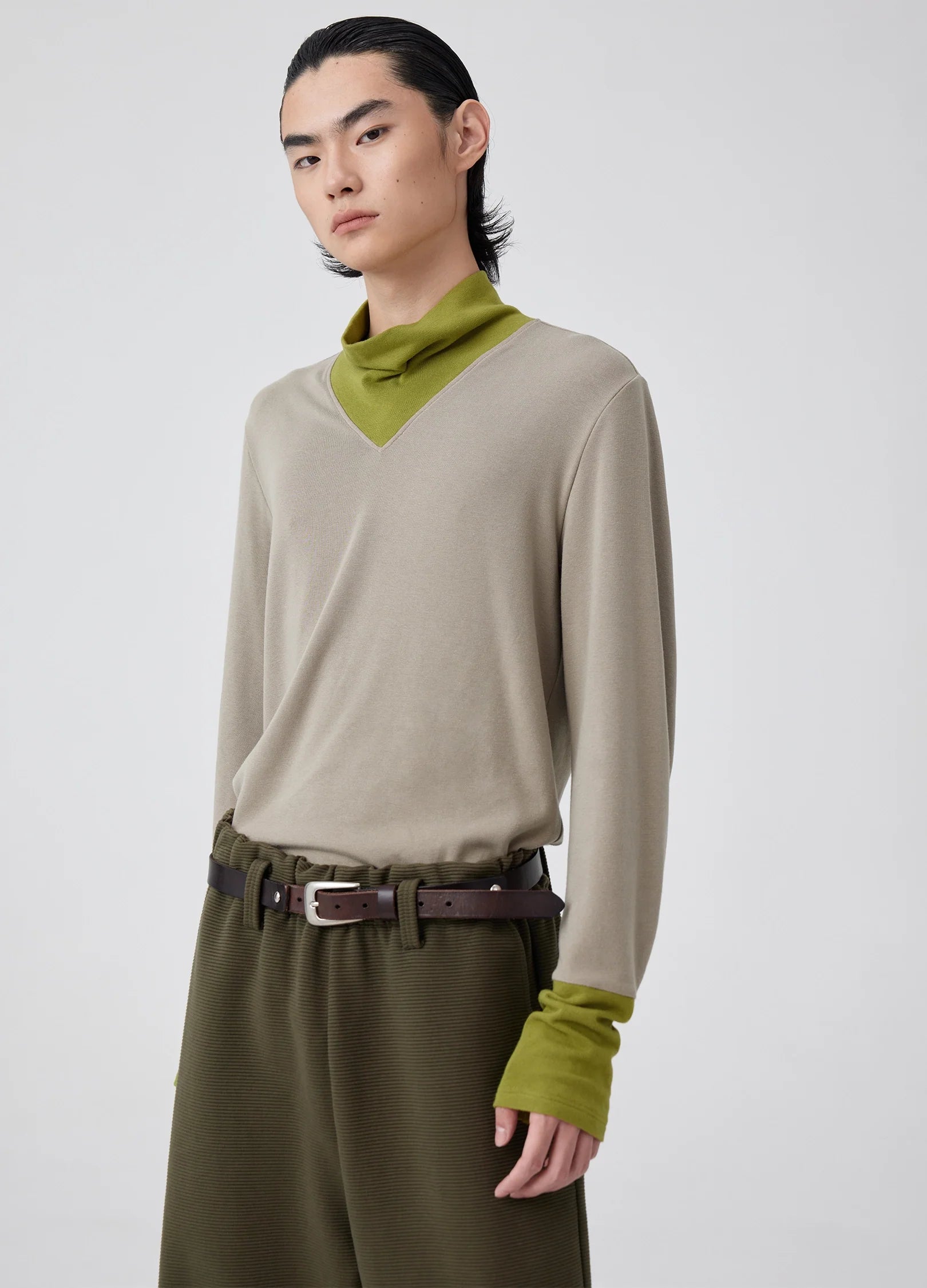 V-neck Turtleneck Layer Sweatshirt