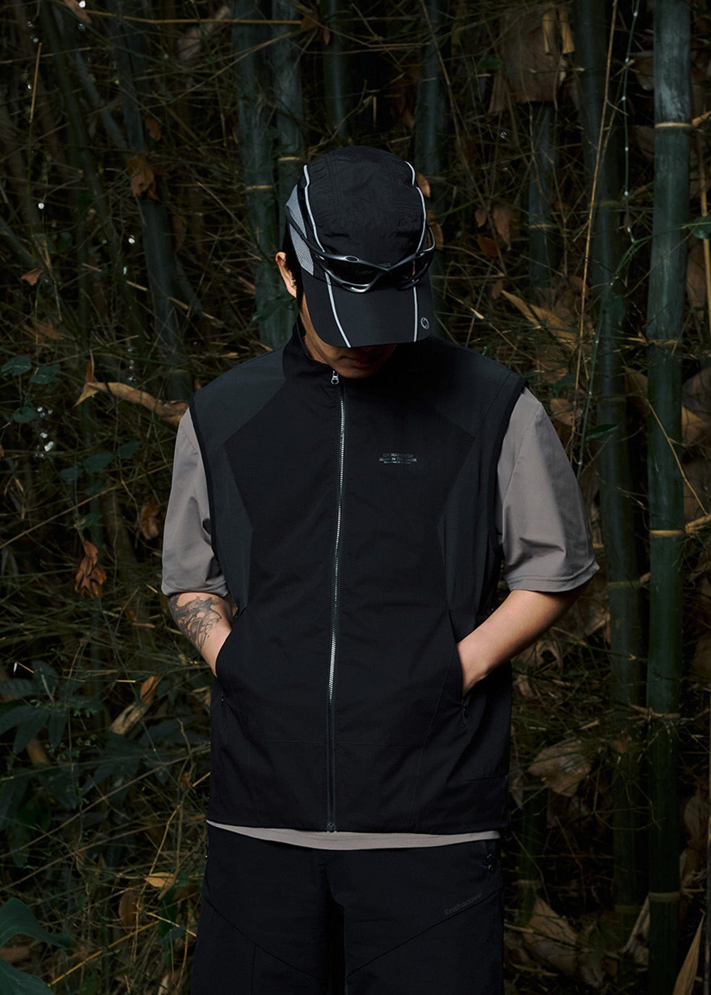 Shadow Tech Pocket Vest