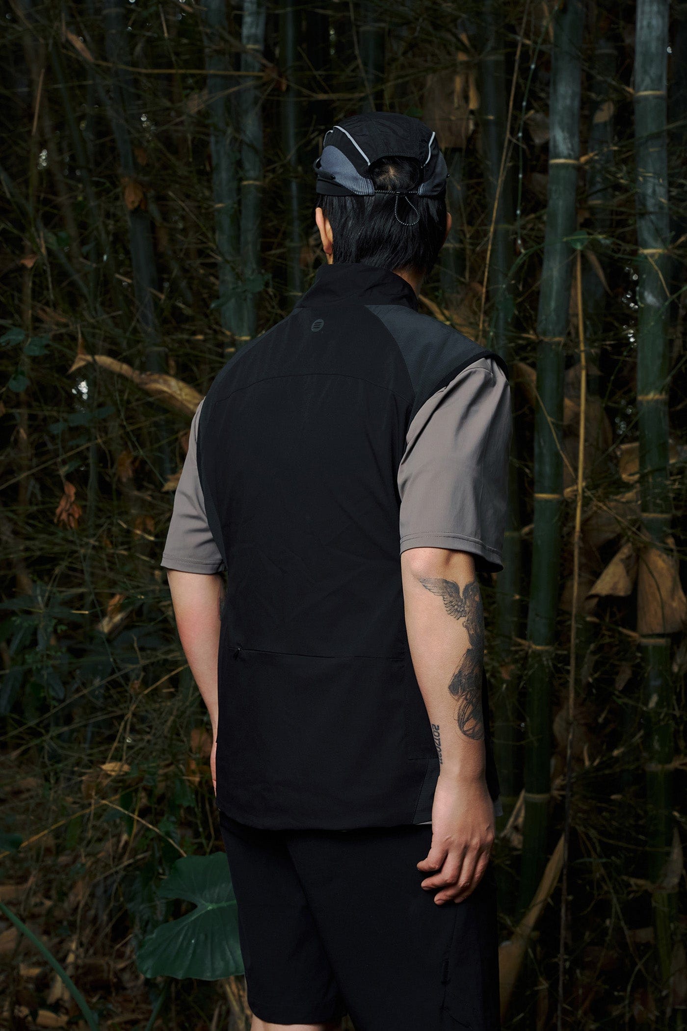 Shadow Tech Pocket Vest