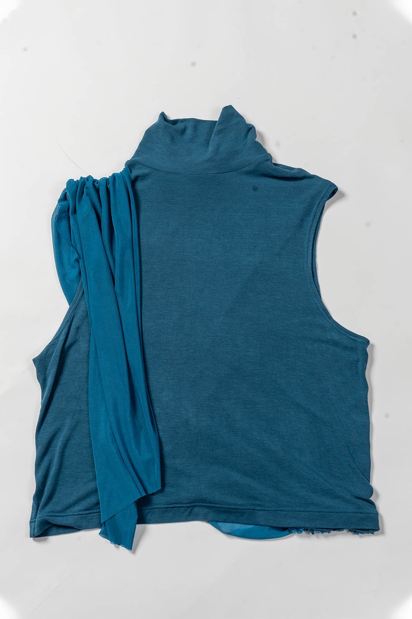 Drapiertes Rollkragenpullover -Tanktop