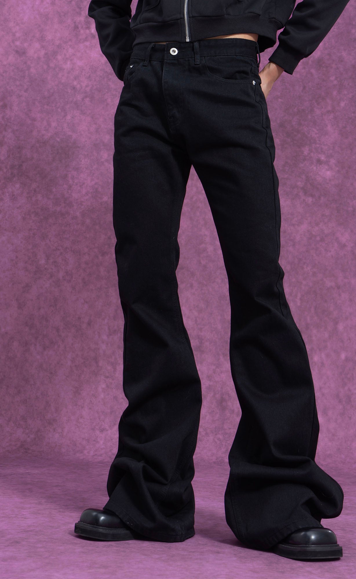 Essential Slim Flared Jeans by CLP | Chiclara