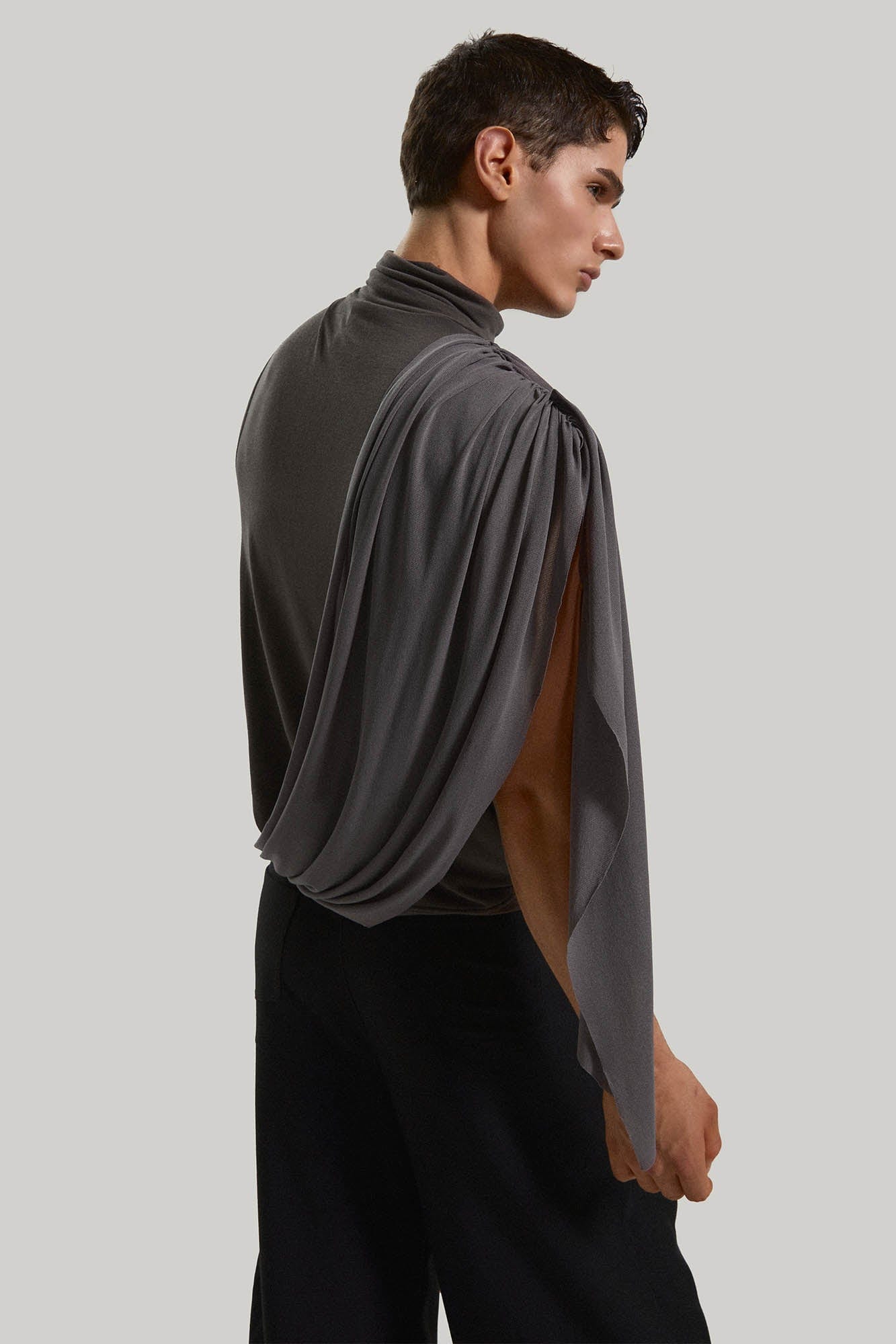 Drapiertes Rollkragenpullover -Tanktop