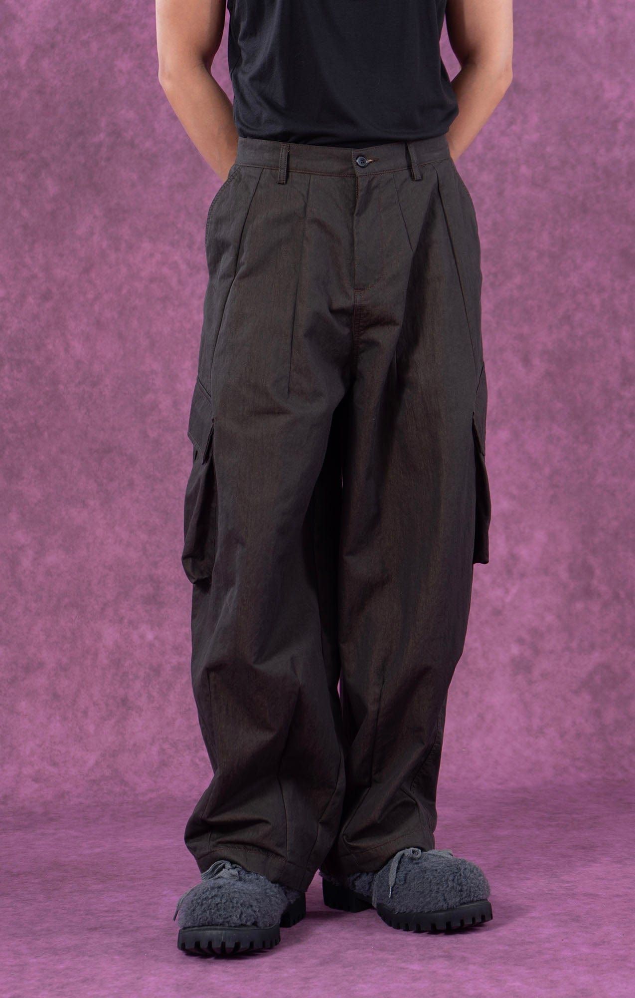 Slanted Pockets Wide-Leg Pants