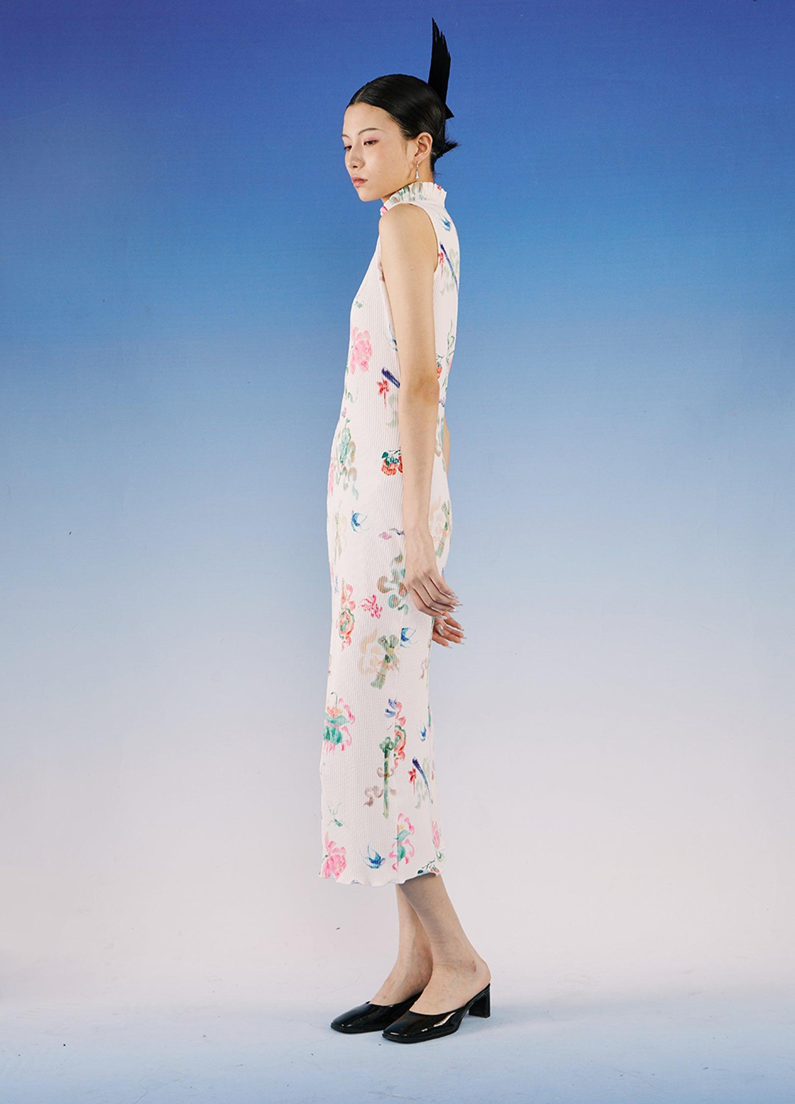 Elegant Floral Qipao Dress by LOUMUTAKU - chiclara