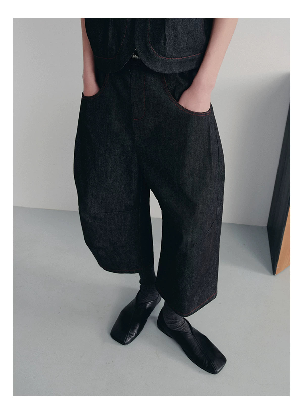 Wide-Leg Cropped Denim Trousers with Contrast Stitching