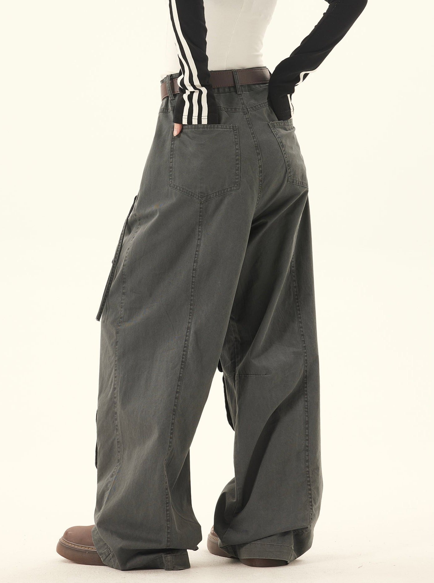 Multi-Utility Pocket Wide-Leg Cargo Pants