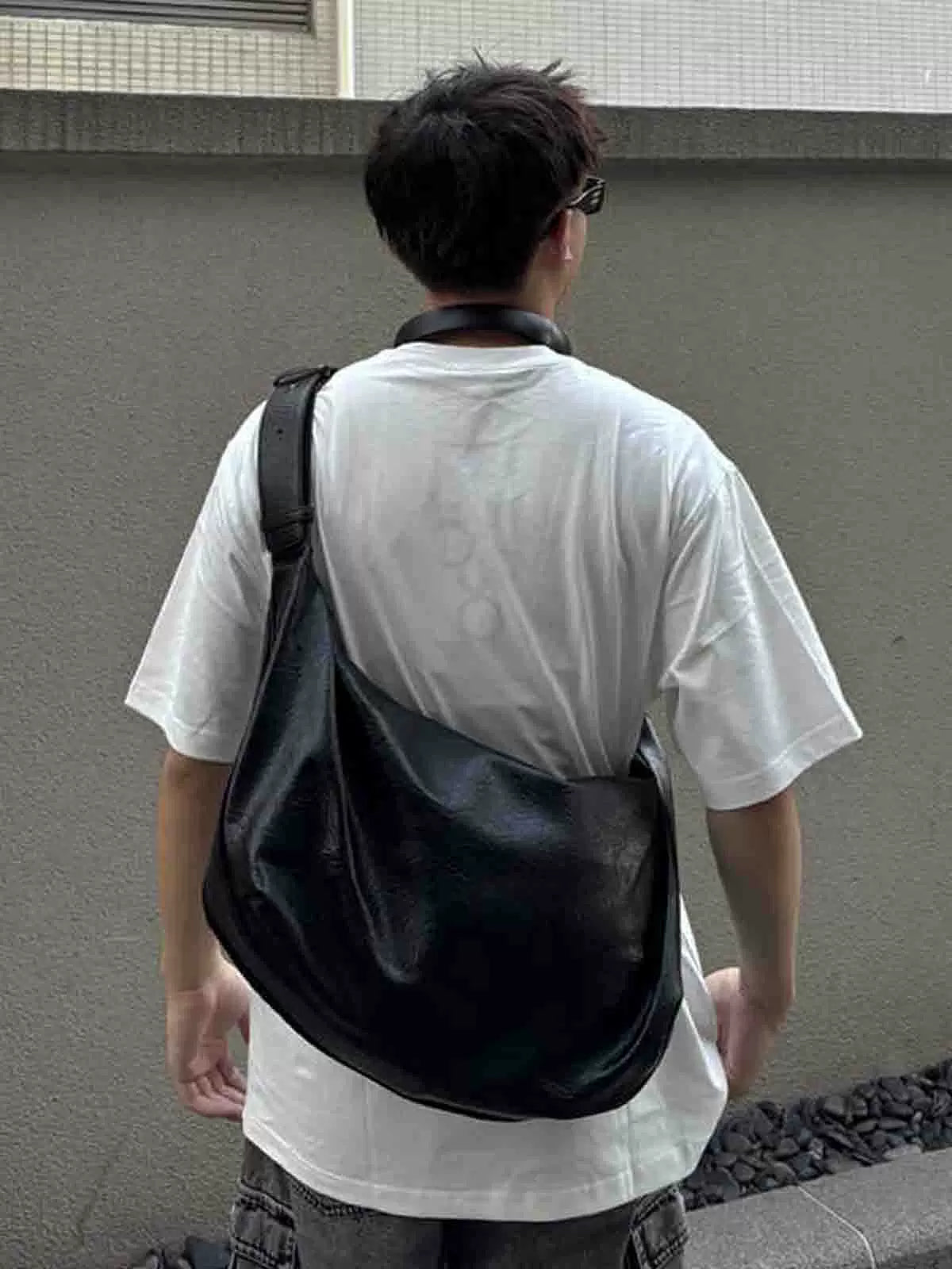 Noir Flow Crescent Sling