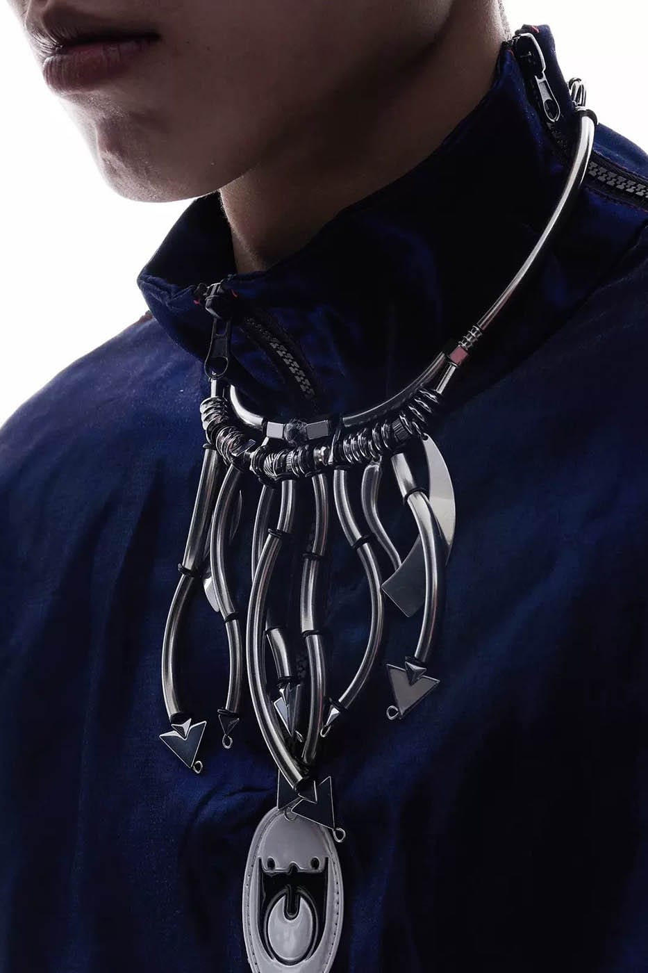 Chrome Arrow Fan Choker