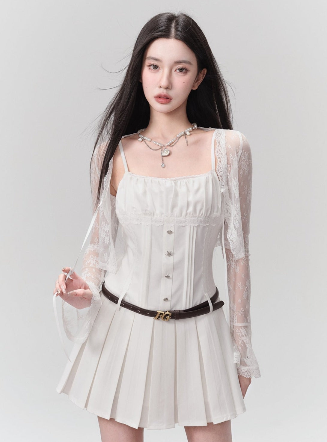 Romantic Lace Bolero with Bell Sleeves: Elegant Cropped Cardigan in White and Black