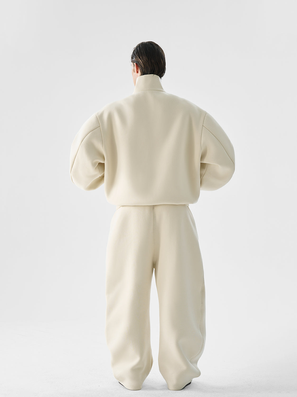 Oversize Minimalist Fleece Lounge Sweatshirt and Pants Setup