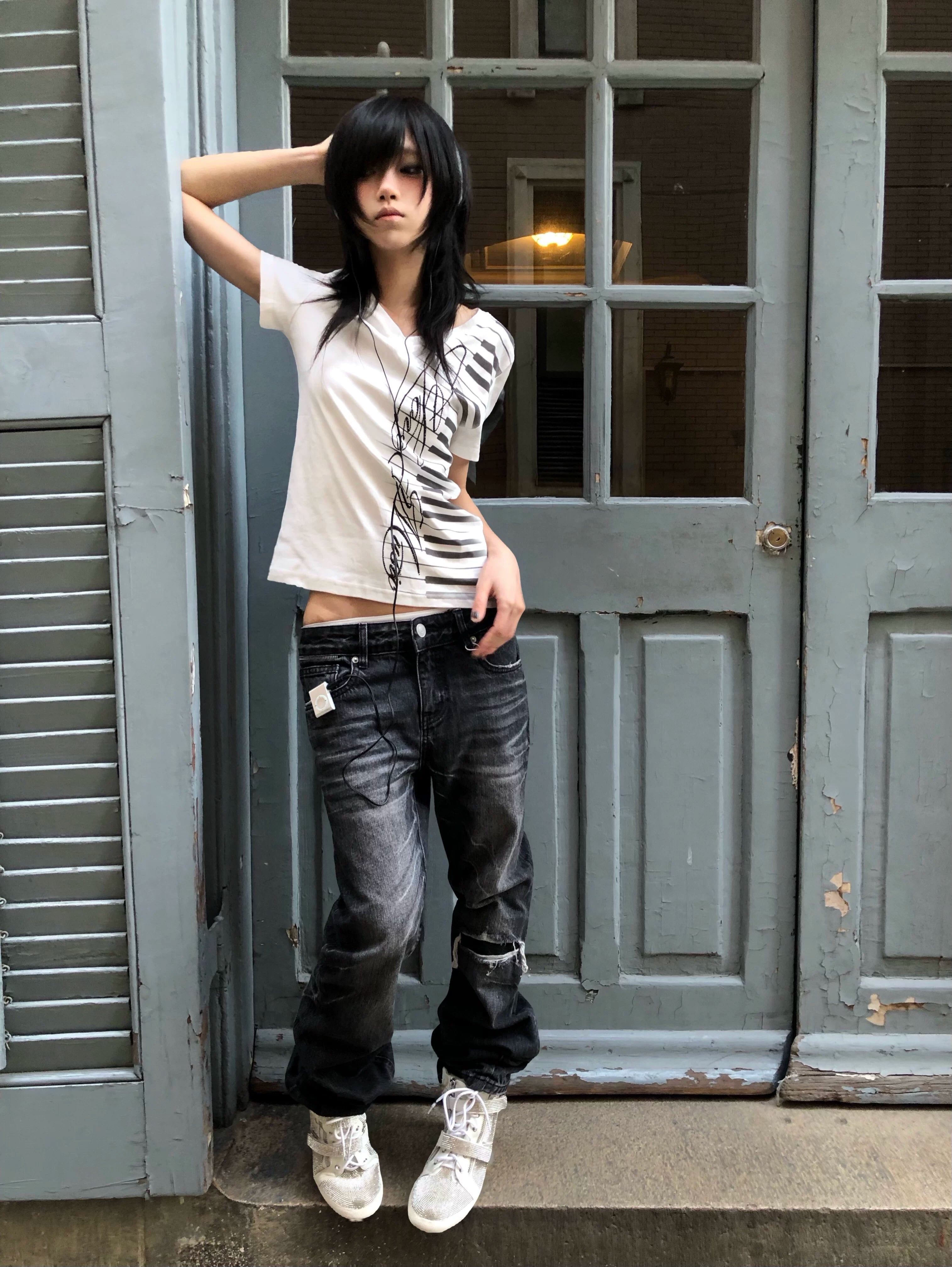 Keys Treble Clef V‑Neck Tee