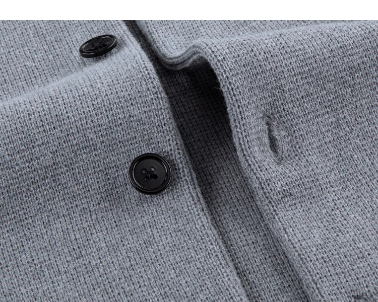 Minimal Crest Knit Cardigan