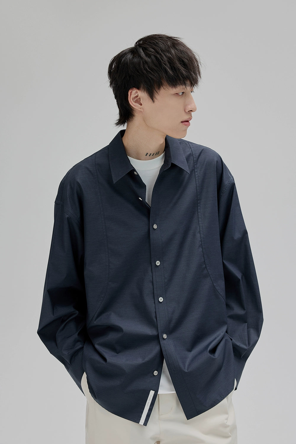 Curved Shoulder Silhouette Long Sleeve Shirt