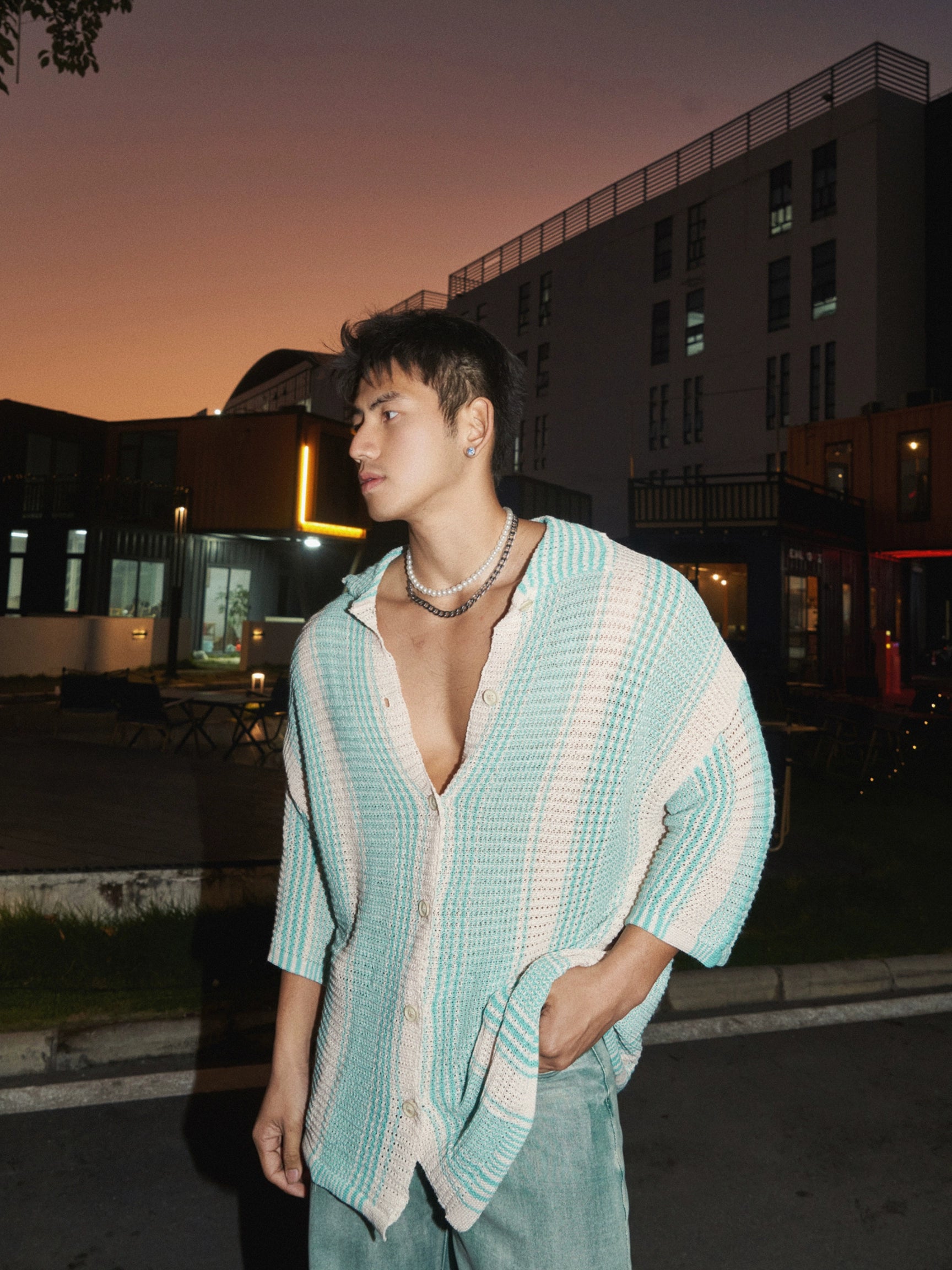 스트라이프 버튼 니트 카디건
