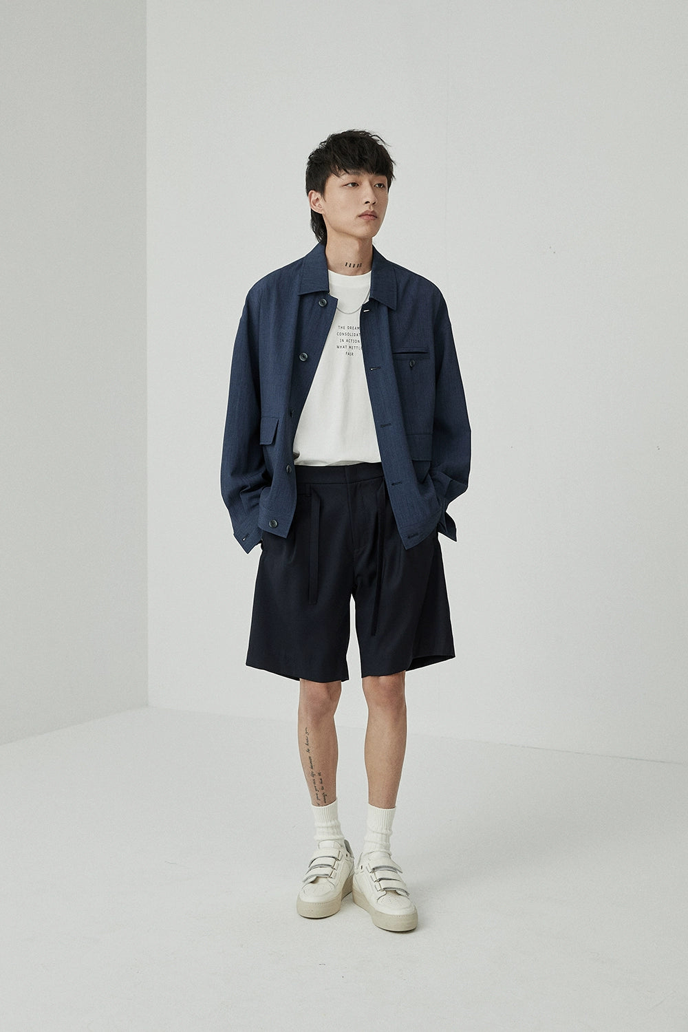 Drawstring Single-Pleat Shorts